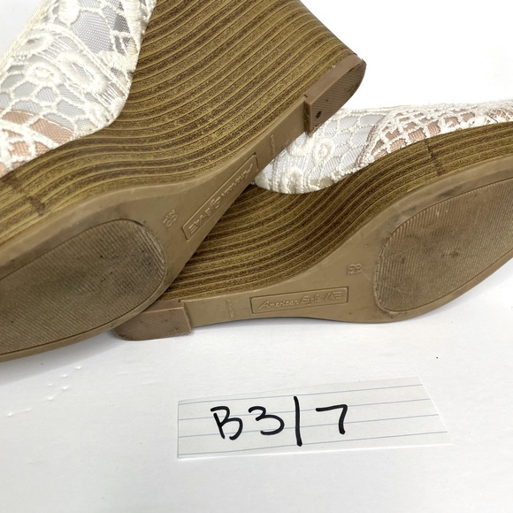 American Eagle Ivory Lace Wedge Shoe | Size 8.5 - Picture 8 of 8